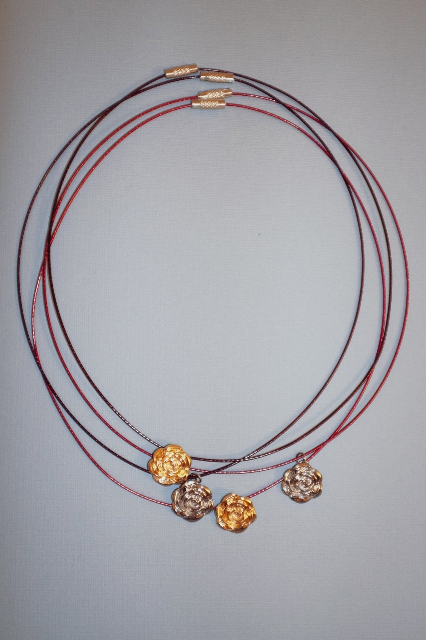 Rose Charm Wire Necklace - blóma!GoldRedblóma!NecklaceGoldRed